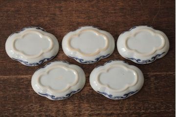 アンティーク雑貨　江戸期　古伊万里　染付花文小皿5枚セット(変形皿、和食器)(R-042475)