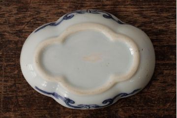 アンティーク雑貨　江戸期　古伊万里　染付花文小皿5枚セット(変形皿、和食器)(R-042475)