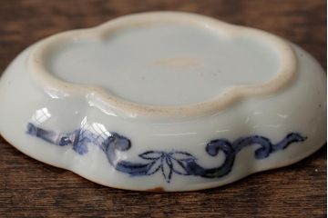 アンティーク雑貨　江戸期　古伊万里　染付花文小皿5枚セット(変形皿、和食器)(R-042475)