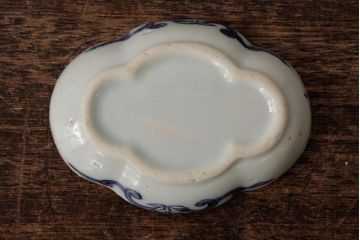 アンティーク雑貨　江戸期　古伊万里　染付花文小皿5枚セット(変形皿、和食器)(R-042476)
