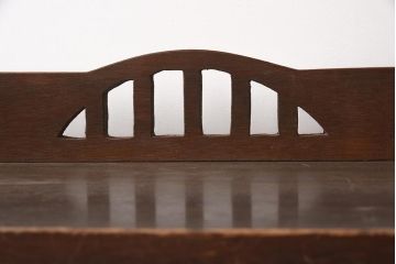 レトロ家具　透かし入り　珍しいデザインの本棚(シェルフ、ラック、飾り棚)(R-042477)