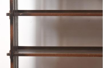 レトロ家具　透かし入り　珍しいデザインの本棚(シェルフ、ラック、飾り棚)(R-042477)