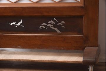 ビンテージ家具　障子入り　鶴松の透かしが和の雰囲気漂う衝立(つい立て、パーテーション)(R-042479)