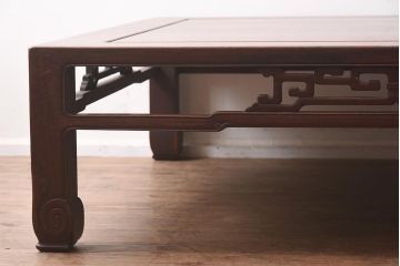 アンティーク家具　昭和初期　花梨材　透かし入り　アジアン風のデザインが魅力の座卓(ローテーブル、カリン材)(R-042480)