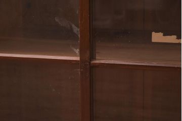 アンティーク家具　レトロな雰囲気漂うシンプルなガラス戸棚(収納棚、キャビネット)(R-042481)