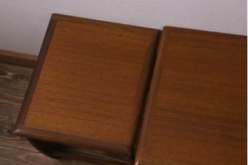 ヴィンテージ家具　北欧ビンテージ　G-PLAN(ジープラン)　チーク材　タイルトップがお洒落なネストテーブル(サイドテーブル)(R-042487)