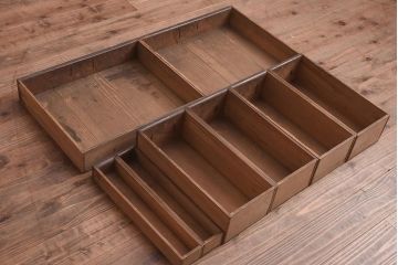 【簡易リペア限定品】アンティーク建具　和製アンティーク　飾り棚付き!　四尺水屋箪笥(4尺、和タンス)(R-042492)