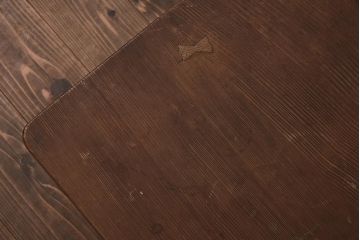 ビンテージ家具　高級杉材　使い込まれた風合いが味わい深い座卓(ローテーブル)(R-042495)