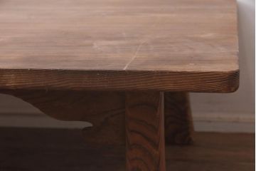 ビンテージ家具　高級杉材　使い込まれた風合いが味わい深い座卓(ローテーブル)(R-042495)