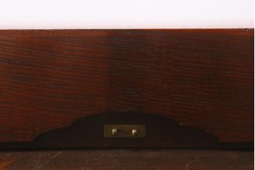 アンティーク雑貨　指物　工芸品　漆塗り・中央朱塗り　本革の留め金具が付いた上品な文箱(小箱、手文庫、手許箱、木箱、漆器)(R-042500)