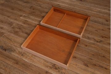 ヴィンテージ家具　北欧ビンテージ　チーク材　Nathan(ネイサン)　スタイリッシュなデザインがお洒落なキャビネット(サイドボード、テレビ台、収納棚、戸棚)(R-042502)