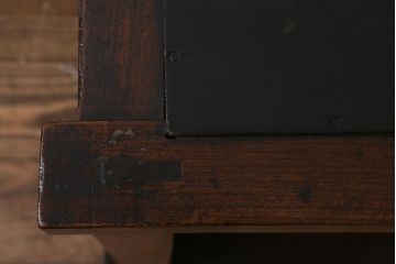 アンティーク家具　明治期　枠総ケヤキ材・板部松材　シンプルでモダンな佇まいが魅力の戸棚(帳場箪笥、収納棚、戸棚)(R-042503)