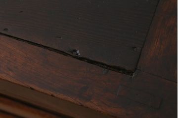 アンティーク家具　明治期　枠総ケヤキ材・板部松材　シンプルでモダンな佇まいが魅力の戸棚(帳場箪笥、収納棚、戸棚)(R-042503)