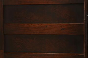 アンティーク家具　明治期　枠総ケヤキ材・板部松材　シンプルでモダンな佇まいが魅力の戸棚(帳場箪笥、収納棚、戸棚)(R-042503)