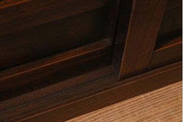 アンティーク家具　明治期　枠総ケヤキ材・板部松材　シンプルでモダンな佇まいが魅力の戸棚(帳場箪笥、収納棚、戸棚)(R-042503)