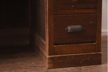 アンティーク家具　薄型　レトロな木製の両袖デスク(ワークデスク、机、在宅ワーク、在宅用)(R-042504)