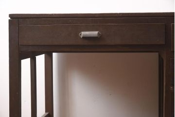 アンティーク家具　栗材　落ち着きのあるレトロスタイルにおすすめな木製の片袖デスク(ワークデスク、机、在宅ワーク、在宅用)(R-042506)