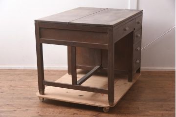 アンティーク家具　栗材　落ち着きのあるレトロスタイルにおすすめな木製の片袖デスク(ワークデスク、机、在宅ワーク、在宅用)(R-042506)