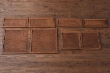 アンティーク家具　前面ケヤキ材　凛とした佇まいが魅力的な重ね戸棚(関東水屋箪笥、キャビネット、収納棚)(R-042508)