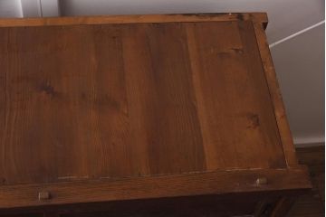 アンティーク家具　前面ケヤキ材　凛とした佇まいが魅力的な重ね戸棚(関東水屋箪笥、キャビネット、収納棚)(R-042508)