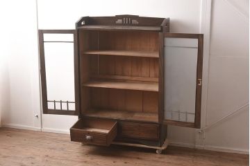 アンティーク家具　栓材　透かし入りのノスタルジックな木製ブックケース(戸棚、収納棚、キャビネット)(R-042509)