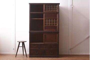 アンティーク家具　引き出し付き　レトロスタイルや和空間にぴったりな重ね戸棚(収納棚、キャビネット)(R-042510)