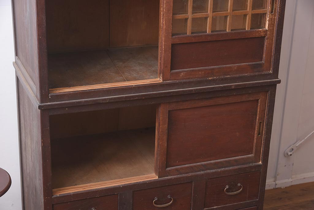 アンティーク家具　引き出し付き　レトロスタイルや和空間にぴったりな重ね戸棚(収納棚、キャビネット)(R-042510)