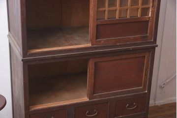 アンティーク家具　引き出し付き　レトロスタイルや和空間にぴったりな重ね戸棚(収納棚、キャビネット)(R-042510)