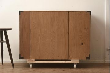 アンティーク家具　和製アンティーク　前面桐材　金具が個性的な箪笥ローボード(引き出し、和タンス、ローチェスト、桐箪笥、桐たんす)(R-042513)