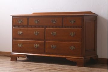 中古　横浜ダニエル(daniel)　アーリーアメリカン　A-104横長整理タンス　エレガントな佇まいが魅力のチェスト(定価約50万円)(引き出し、サイドボード)(R-042520)