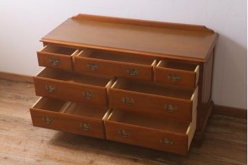 中古　横浜ダニエル(daniel)　アーリーアメリカン　A-104横長整理タンス　エレガントな佇まいが魅力のチェスト(定価約50万円)(引き出し、サイドボード)(R-042520)