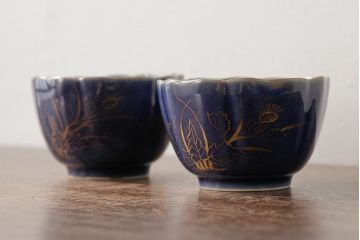 アンティーク雑貨　江戸期　古伊万里　瑠璃金彩花文蕎麦猪口2個セット(向付、和食器)(R-042522)