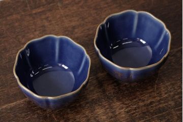 アンティーク雑貨　江戸期　古伊万里　瑠璃金彩花文蕎麦猪口2個セット(向付、和食器)(R-042526)