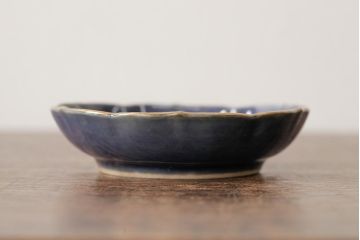 アンティーク雑貨　江戸期　古伊万里　瑠璃金彩花文小皿4枚セット(変形皿、和食器)(R-042531)