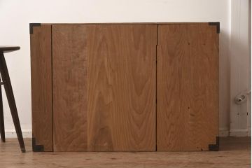 アンティーク家具　前面桐材　金具が個性的な箪笥ローボード(ローチェスト、引き出し、衣装箪笥)(R-042533)