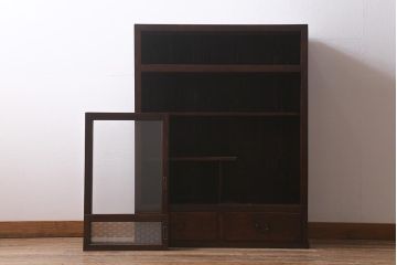 和製アンティーク　大正昭和初期　前面欅材　当店オリジナルガラス　シックな色味で気品あふれる戸棚(収納棚、戸棚、茶棚)(R-042534)