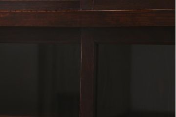 和製アンティーク　大正昭和初期　前面欅材　当店オリジナルガラス　シックな色味で気品あふれる戸棚(収納棚、戸棚、茶棚)(R-042534)