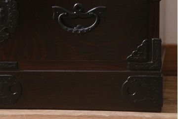 中古　伝統民芸家具　岩谷堂箪笥　No.184　牡丹紋様の金具が目を引く中型タンス(上開)(定価約35万円)(整理箪笥、和タンス、チェスト、小タンス)(R-042535)