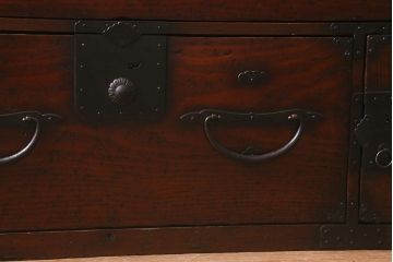 アンティーク家具　和製アンティーク　明治大正期　使いこまれた味わいが魅力の二本松箪笥(重ね箪笥、引き出し、衣装箪笥)(R-042536)