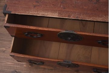 アンティーク家具　明治期　重厚感漂う金具が印象的な時代箪笥(和箪笥、収納棚、戸棚、サイドボード、テレビボード)(R-042543)