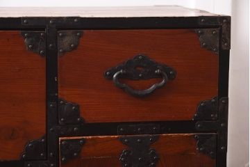 アンティーク家具　明治期　重厚感漂う金具が印象的な時代箪笥(和箪笥、収納棚、戸棚、サイドボード、テレビボード)(R-042543)