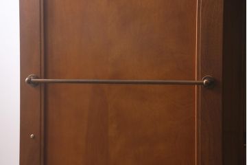 中古　横浜クラシック家具　ダニエル(Daniel)　アーリーアメリカン　ワードローブ(洋服タンス)(定価約100万円)(R-042547)
