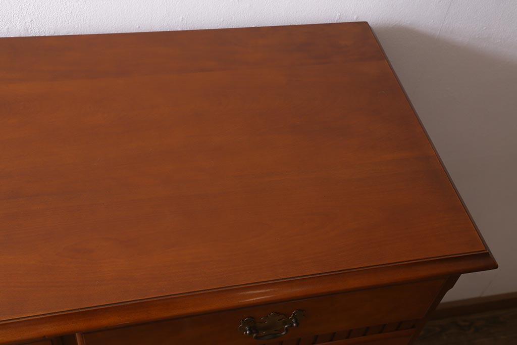 中古　横浜ダニエル(daniel)　A-103　エレガントな意匠が素敵な整理タンス(チェスト、引き出し)(定価約60万)(R-042548)