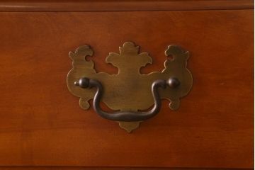 中古　横浜ダニエル(daniel)　A-103　エレガントな意匠が素敵な整理タンス(チェスト、引き出し)(定価約60万)(R-042548)