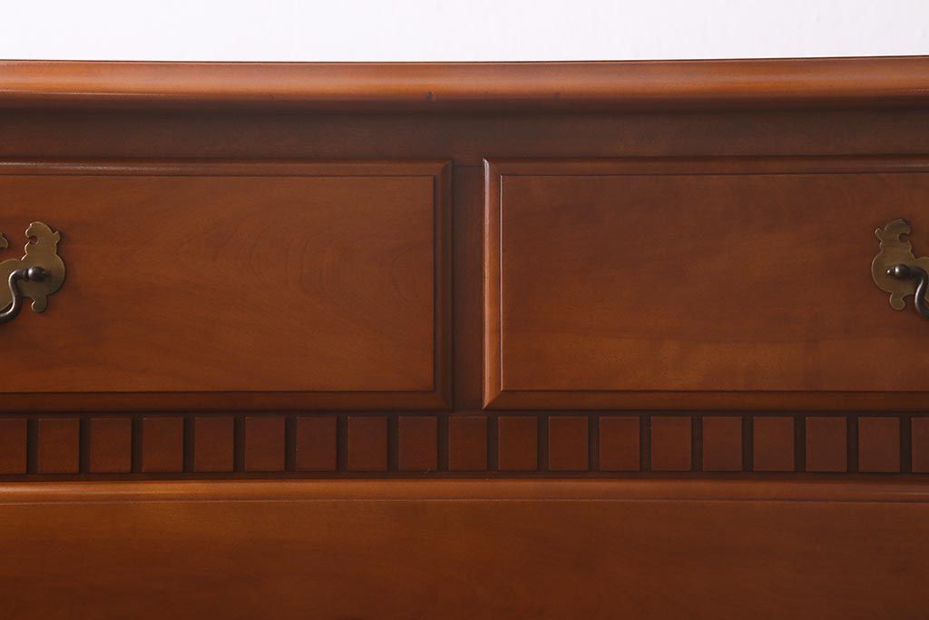 中古　横浜ダニエル(daniel)　A-103　エレガントな意匠が素敵な整理タンス(チェスト、引き出し)(定価約60万)(R-042548)