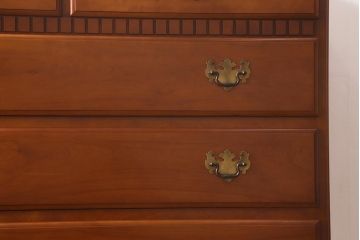 中古　横浜ダニエル(daniel)　A-103　エレガントな意匠が素敵な整理タンス(チェスト、引き出し)(定価約60万)(R-042548)