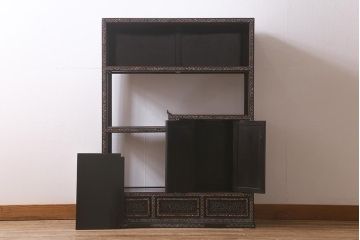 時代物　昭和中期　細かな螺鈿の装飾が美しい飾り棚(飾棚、茶棚)(R-042551)