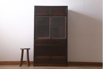 アンティーク家具　漆塗り　三方欅材　玉杢　貫録と上品さを兼ね備えた上手物の茶箪笥(茶棚、収納棚、キャビネット)(R-042553)