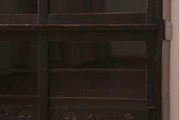 アンティーク家具　和製アンティーク　松竹梅の透かしが魅力的なガラス戸棚(収納棚、キャビネット)(R-042555)
