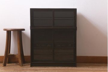 アンティーク家具　和製アンティーク　松竹梅の透かしが魅力的なガラス戸棚(収納棚、キャビネット)(R-042555)